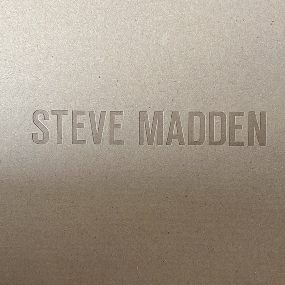 Steve Madden Gametime red sock shoe - Picture 3 of 5